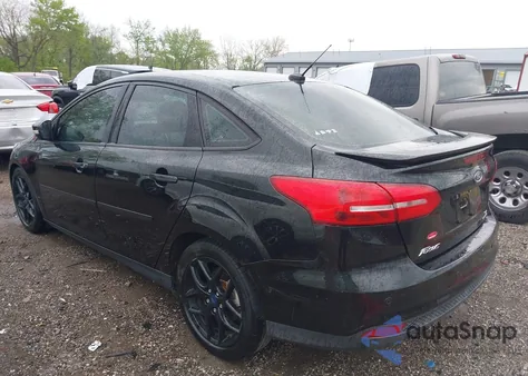 2015 Ford Focus Se z USA, uszkodzony, nr VIN 1FADP3F24FL377032